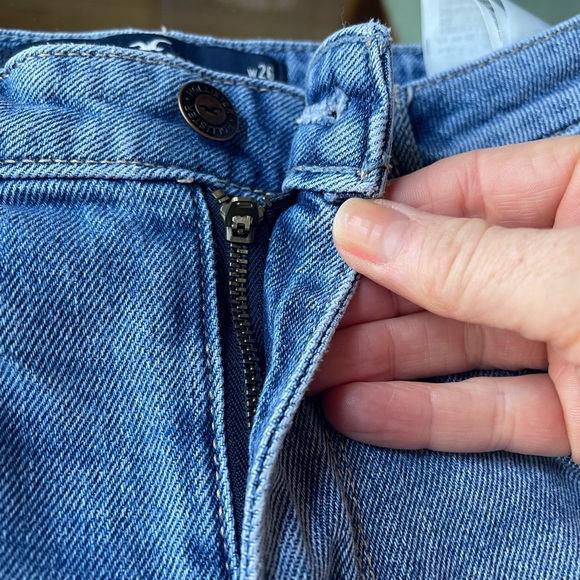 Hollister high rise Jeans. Patchwork. Size 26 with 27 in inseam - Picture 14 of 16